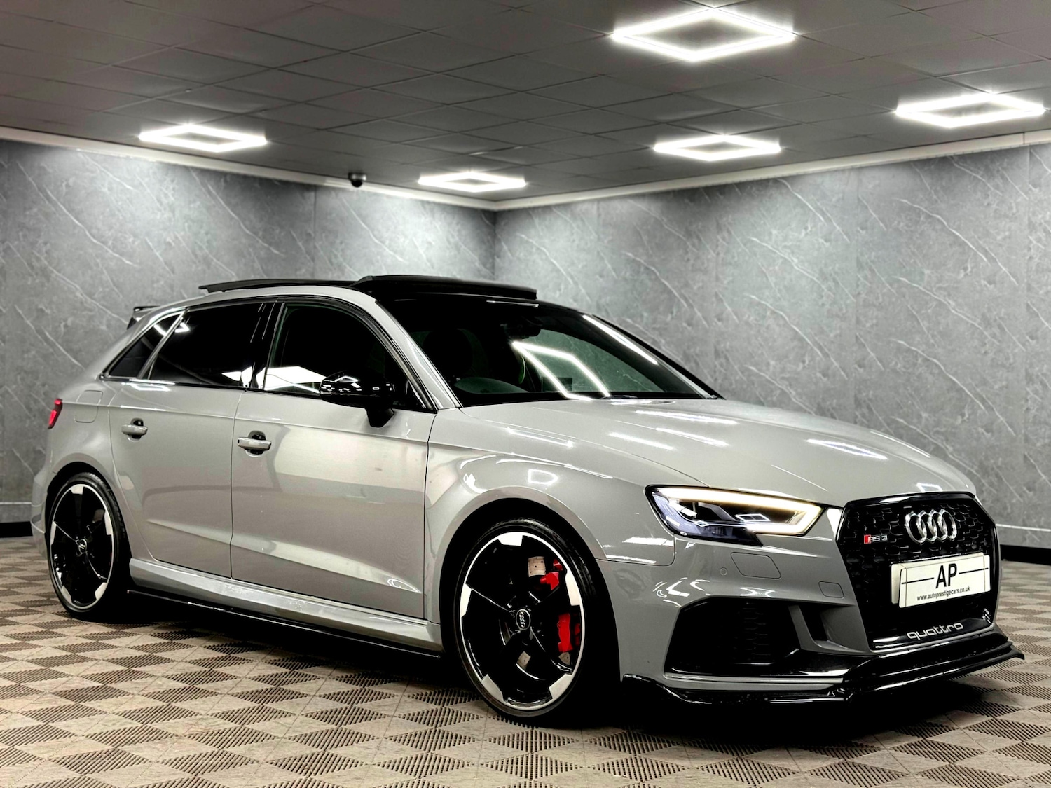 Used Audi RS3 2018 for sale - 77398880: Photo 24
