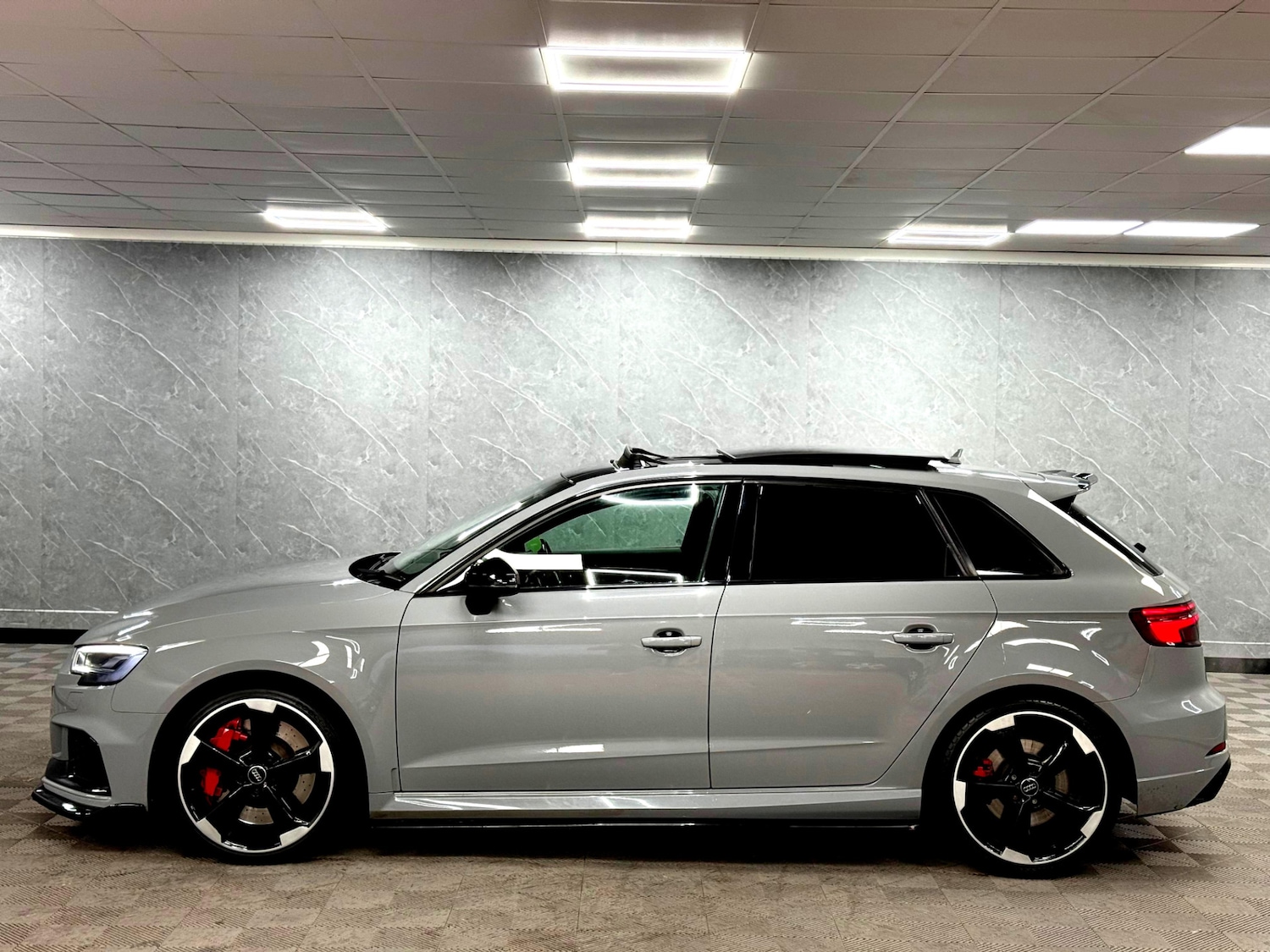 Used Audi RS3 2018 for sale - 77398880: Photo 27