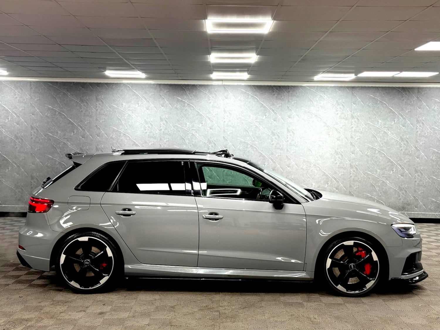 Used Audi RS3 2018 for sale - 77398880: Photo 29