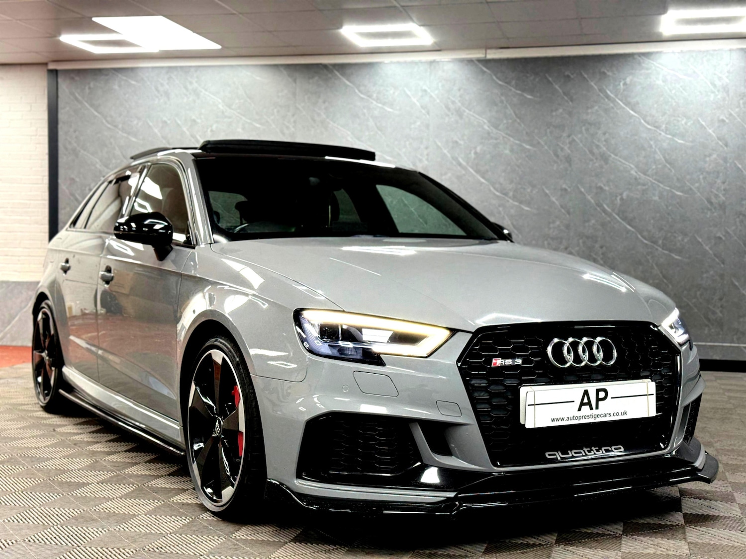 Used Audi RS3 2018 for sale - 77398880: Photo 5