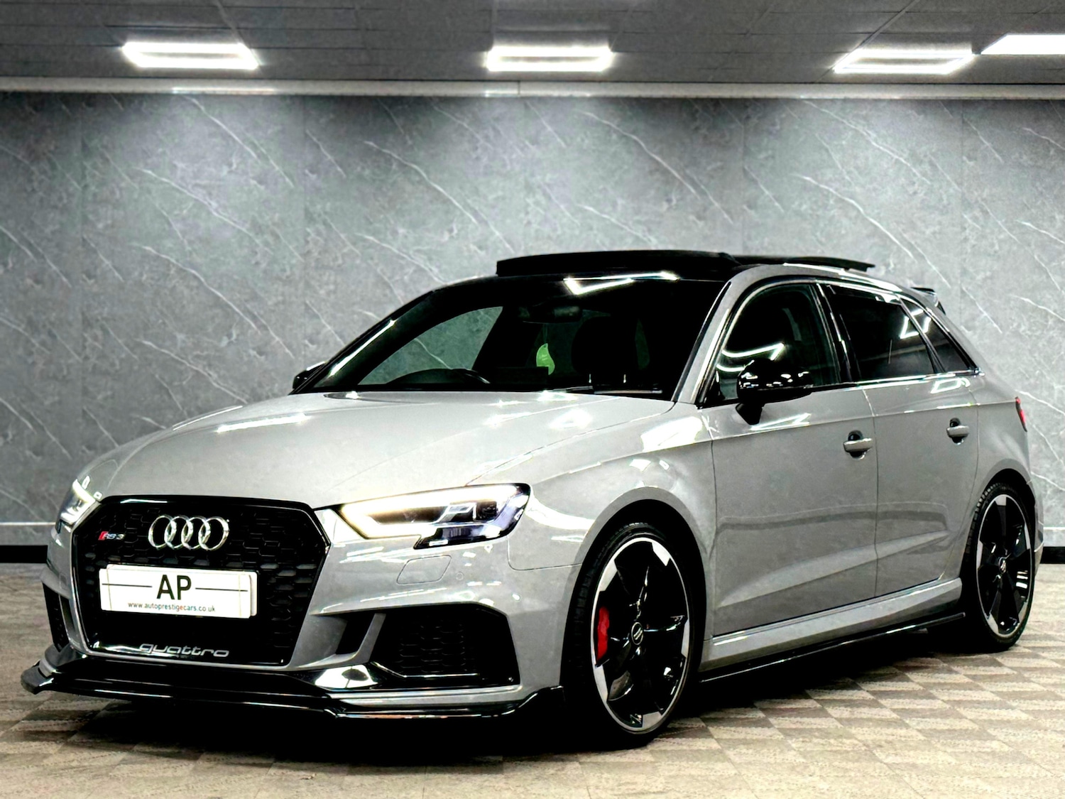 Used Audi RS3 2018 for sale - 77398880: Photo 8