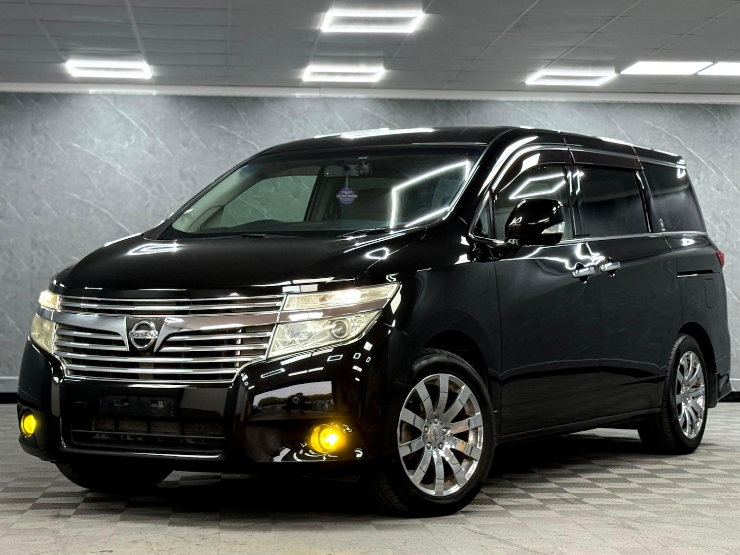 Used Nissan Elgrand 2025 for sale - 76950786: Photo 1