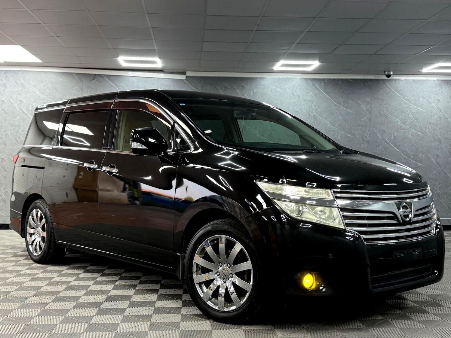 Used Nissan Elgrand 2025 for sale - 76950786: Photo 17