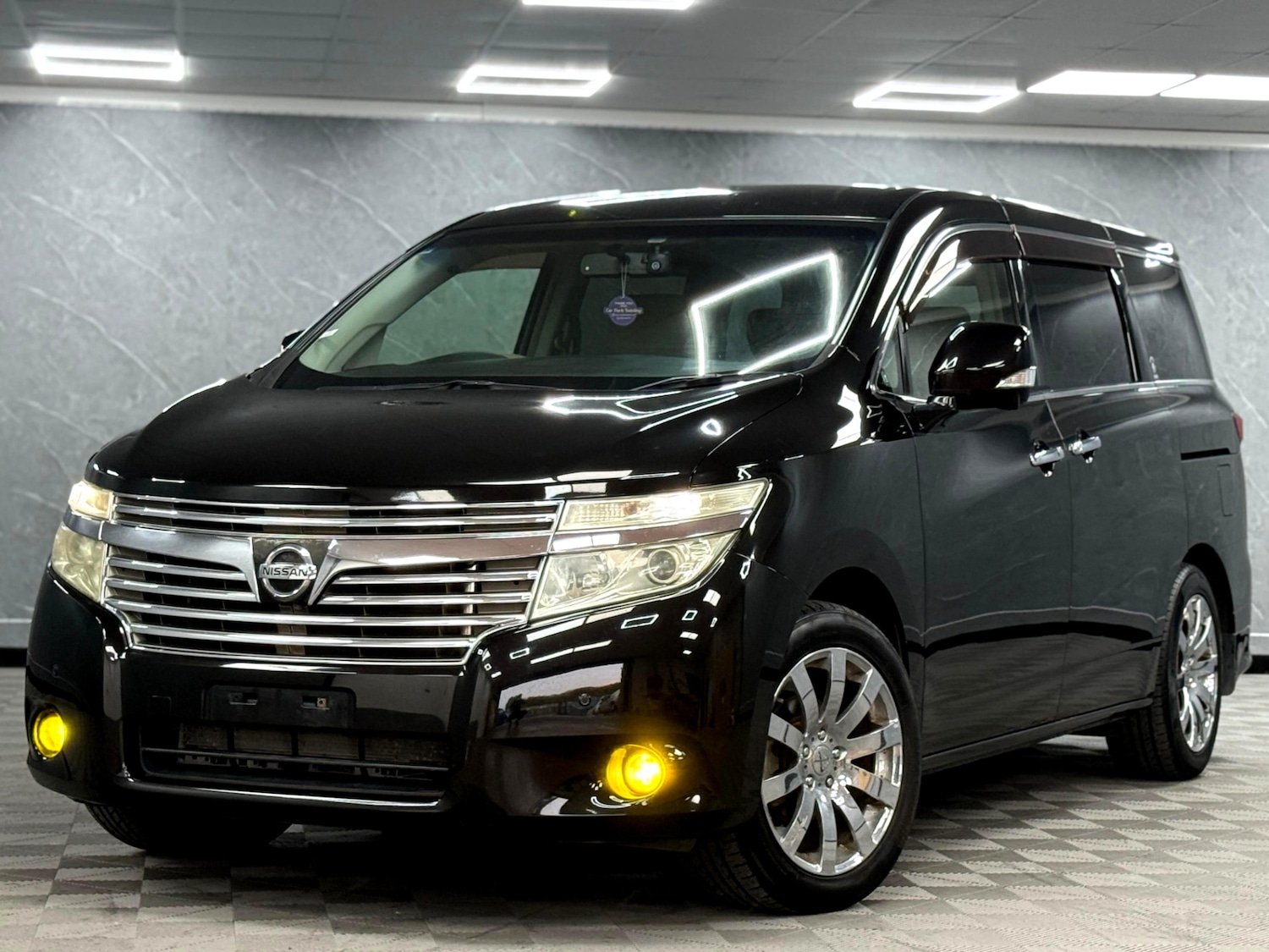 Used Nissan Elgrand 2025 for sale - 76950786: Photo 3