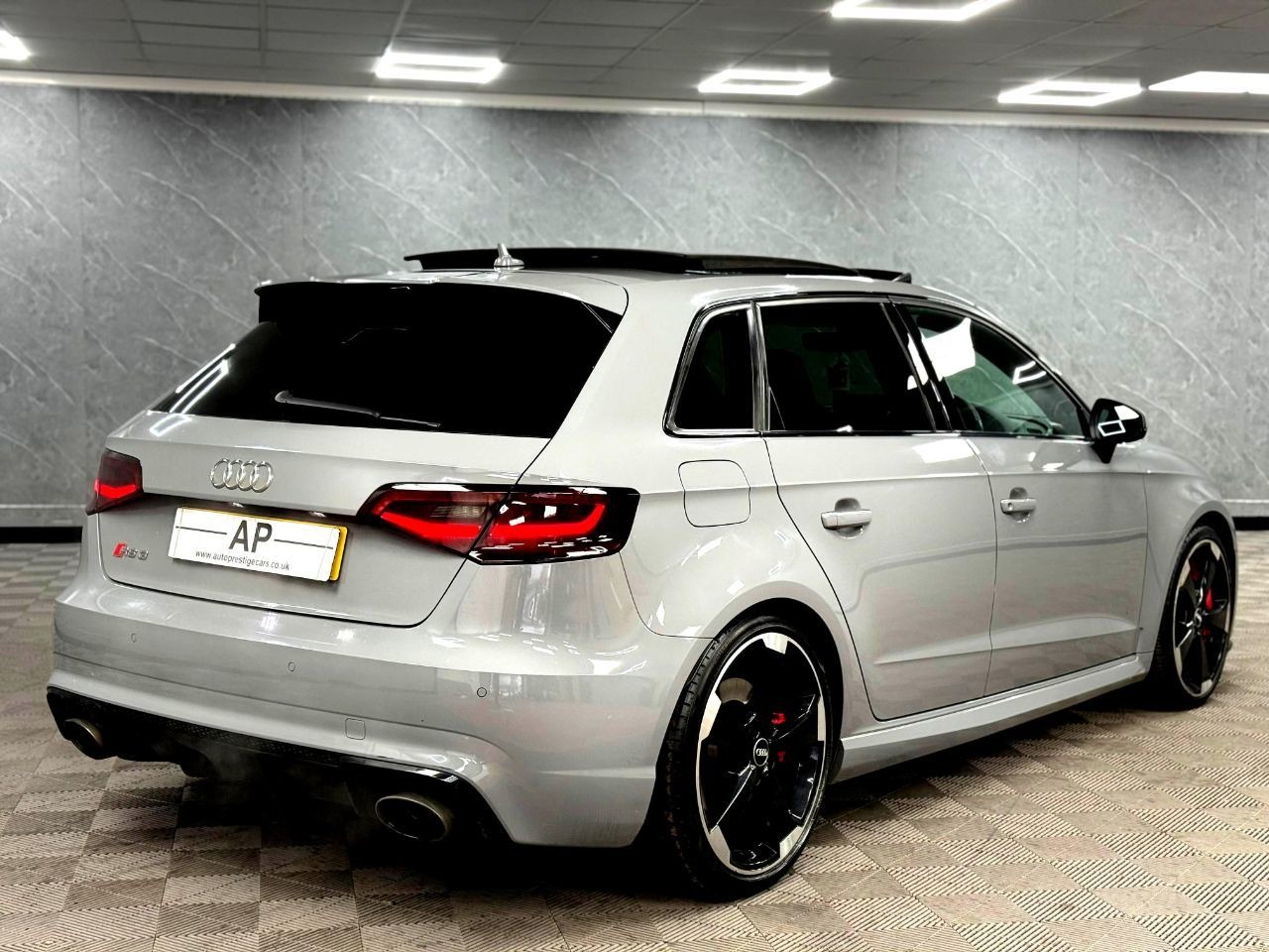 Used Audi RS3 2016 for sale - 77938450: Photo 2