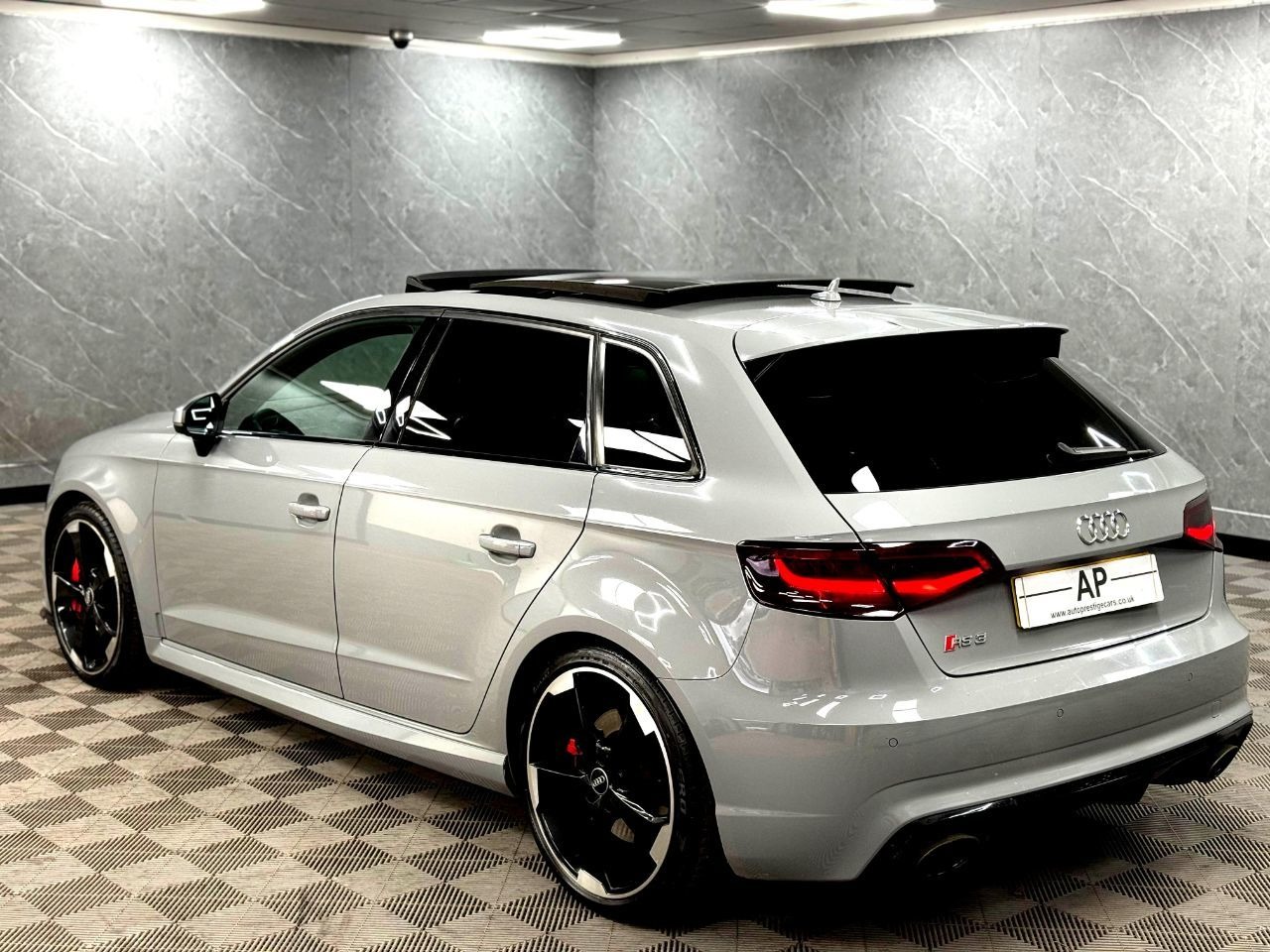 Used Audi RS3 2016 for sale - 77938450: Photo 4