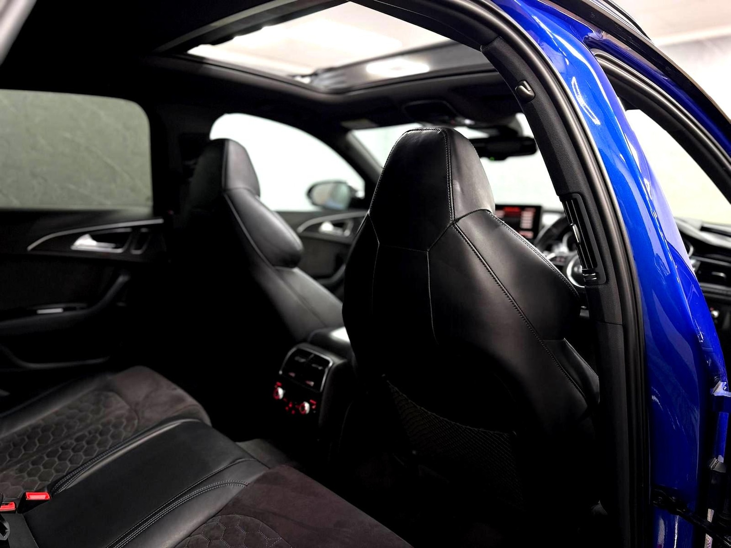 Used Audi RS6 2016 for sale - 78107385: Photo 31