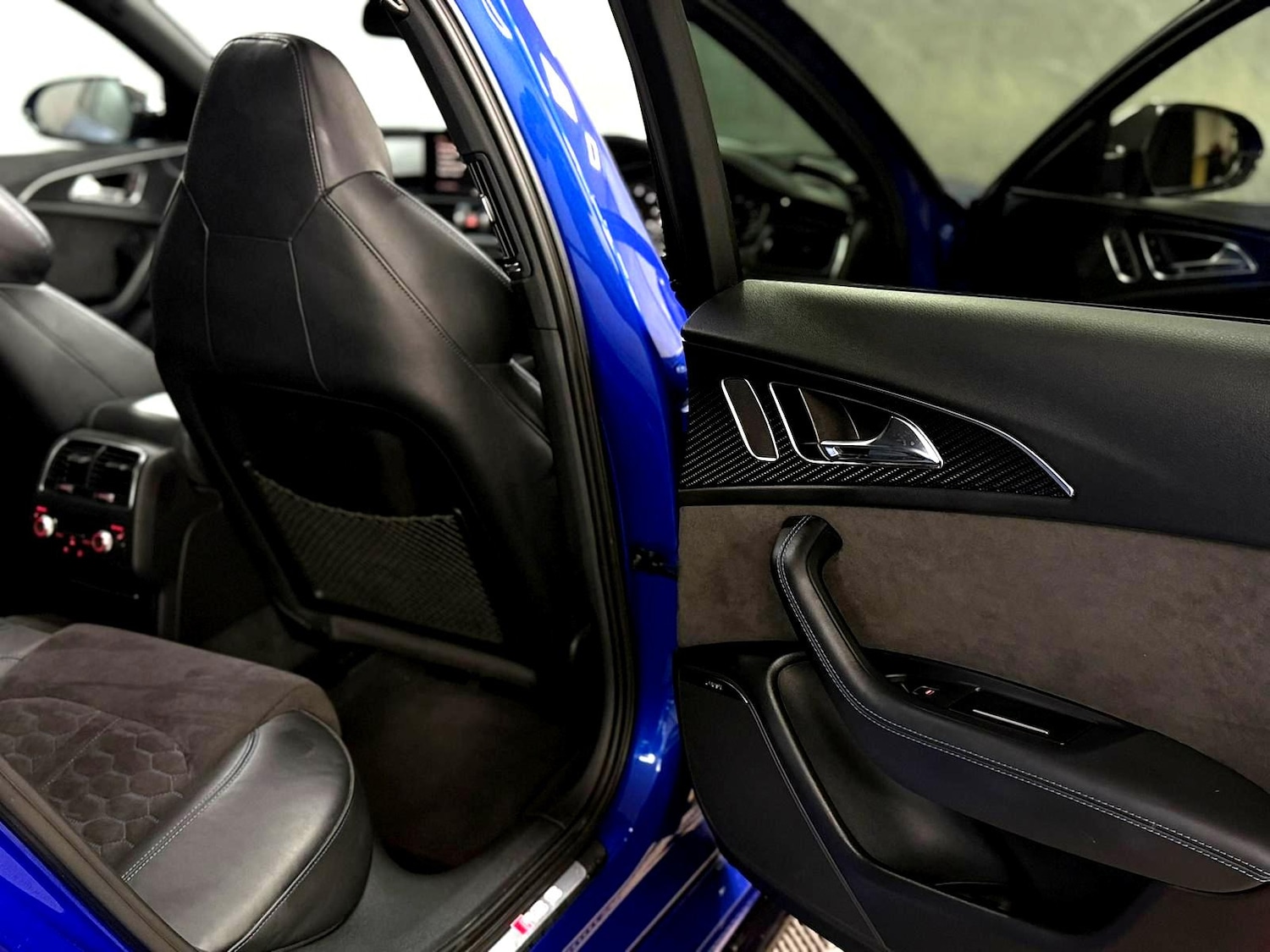 Used Audi RS6 2016 for sale - 78107385: Photo 32