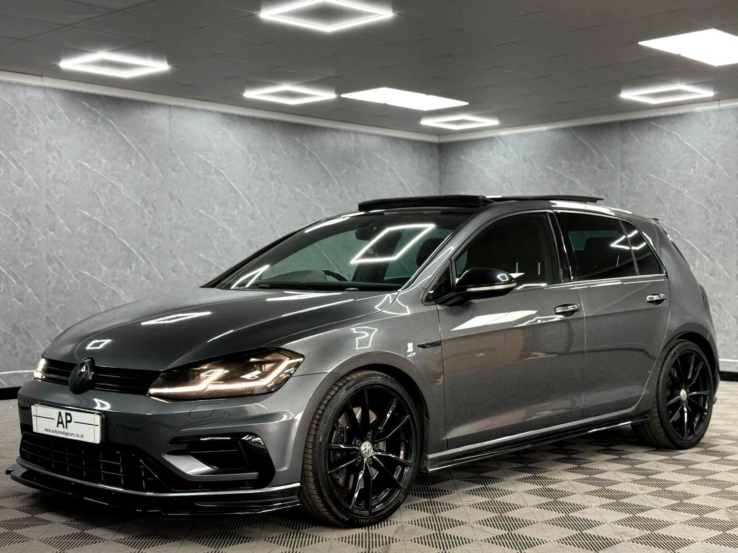 Used Volkswagen Golf 2019 for sale - 76456580: Photo 11