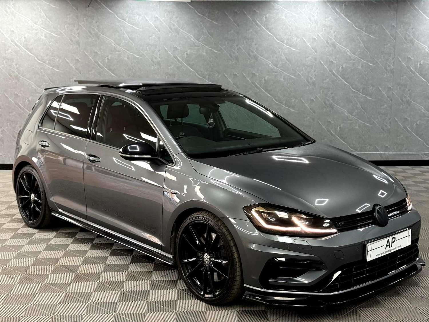 Used Volkswagen Golf 2019 for sale - 76456580: Photo 3