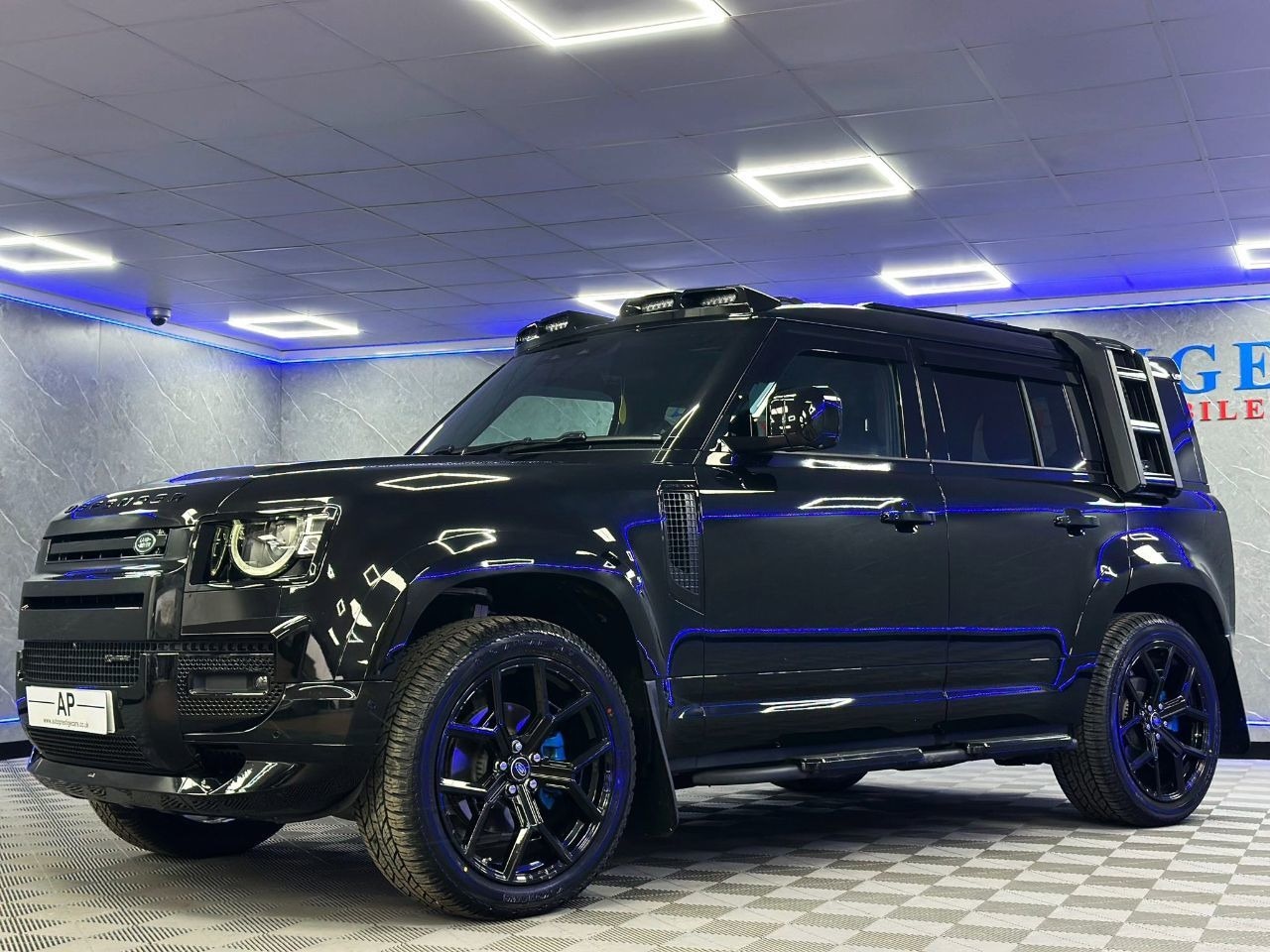 Used Land Rover Defender 2024 for sale - 78003925: Photo 1