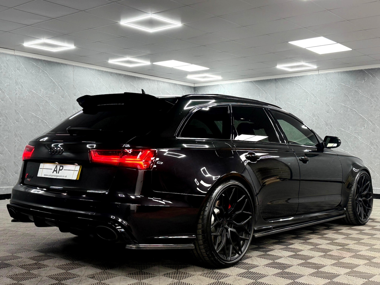 Used Audi RS6 2015 for sale - 76671724: Photo 34