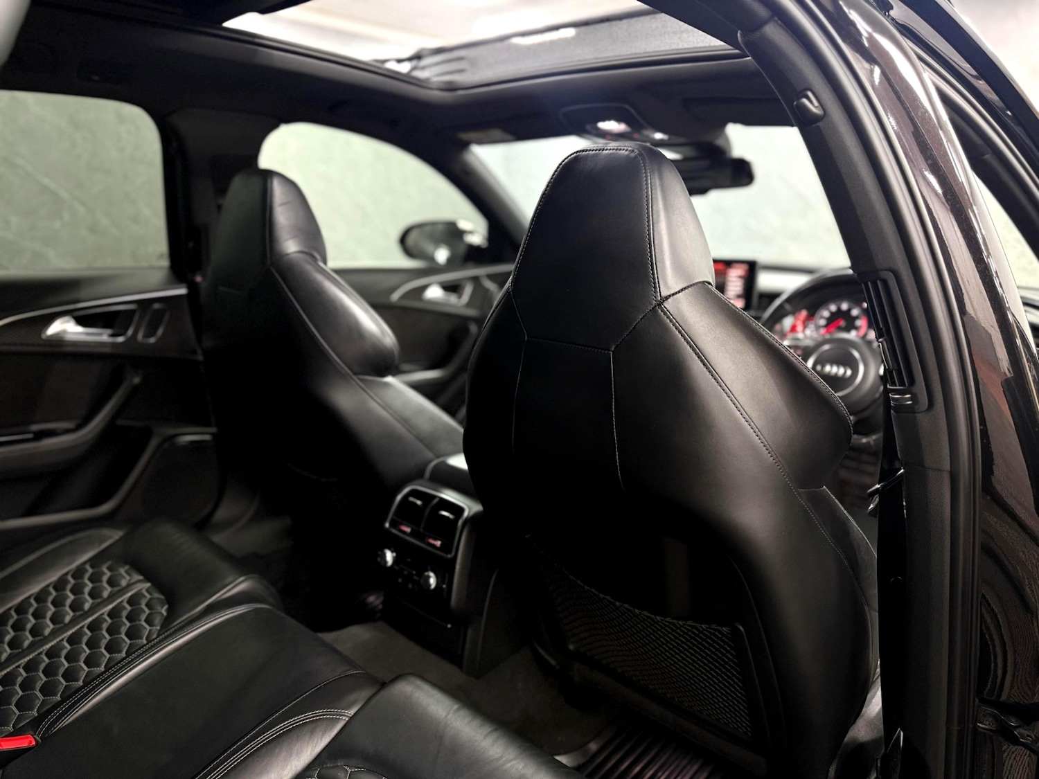 Used Audi RS6 2015 for sale - 76671724: Photo 41