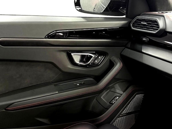 Used Lamborghini Urus 2023 for sale - 75609848: Photo 43