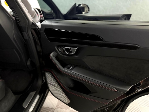 Used Lamborghini Urus 2023 for sale - 75609848: Photo 50