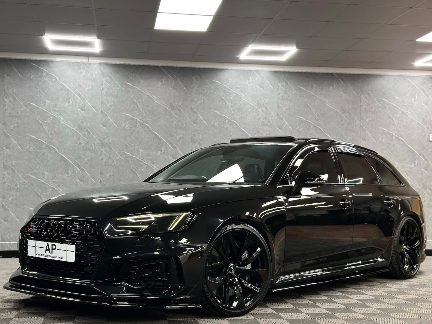 Used Audi RS4 2018 for sale - 76656476: Photo 1