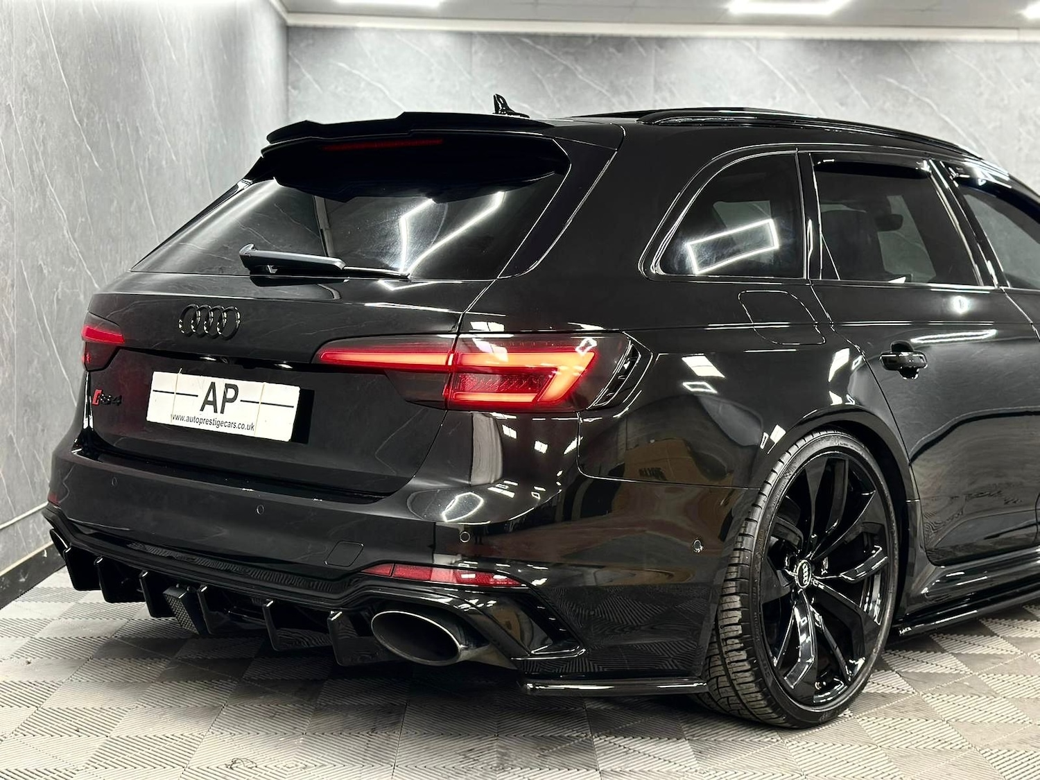 Used Audi RS4 2018 for sale - 76656476: Photo 26