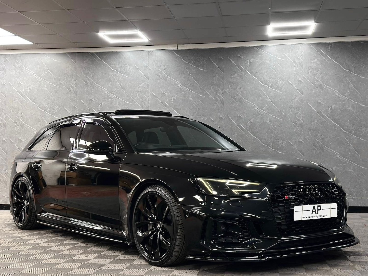 Used Audi RS4 2018 for sale - 76656476: Photo 33