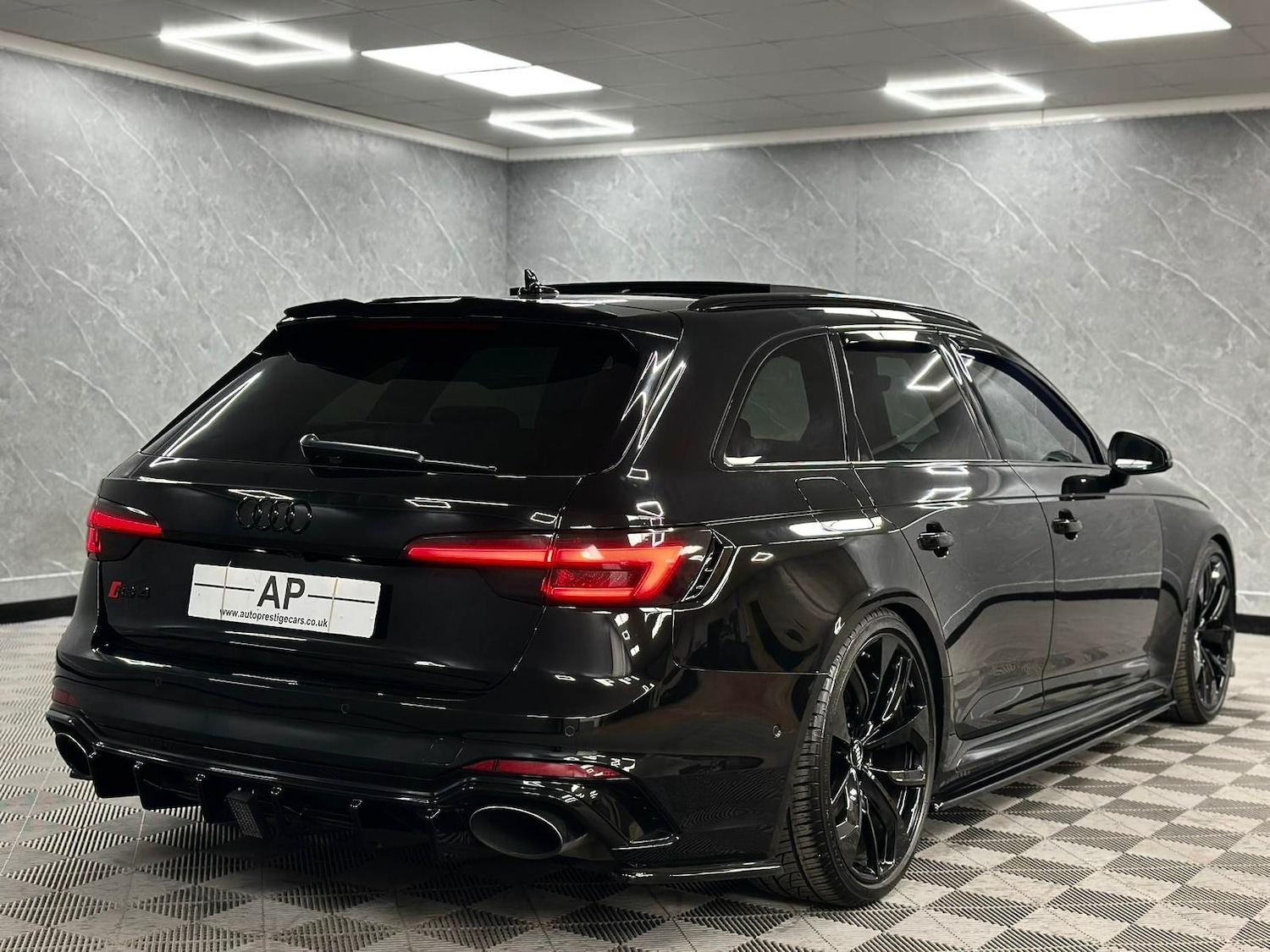 Used Audi RS4 2018 for sale - 76656476: Photo 34