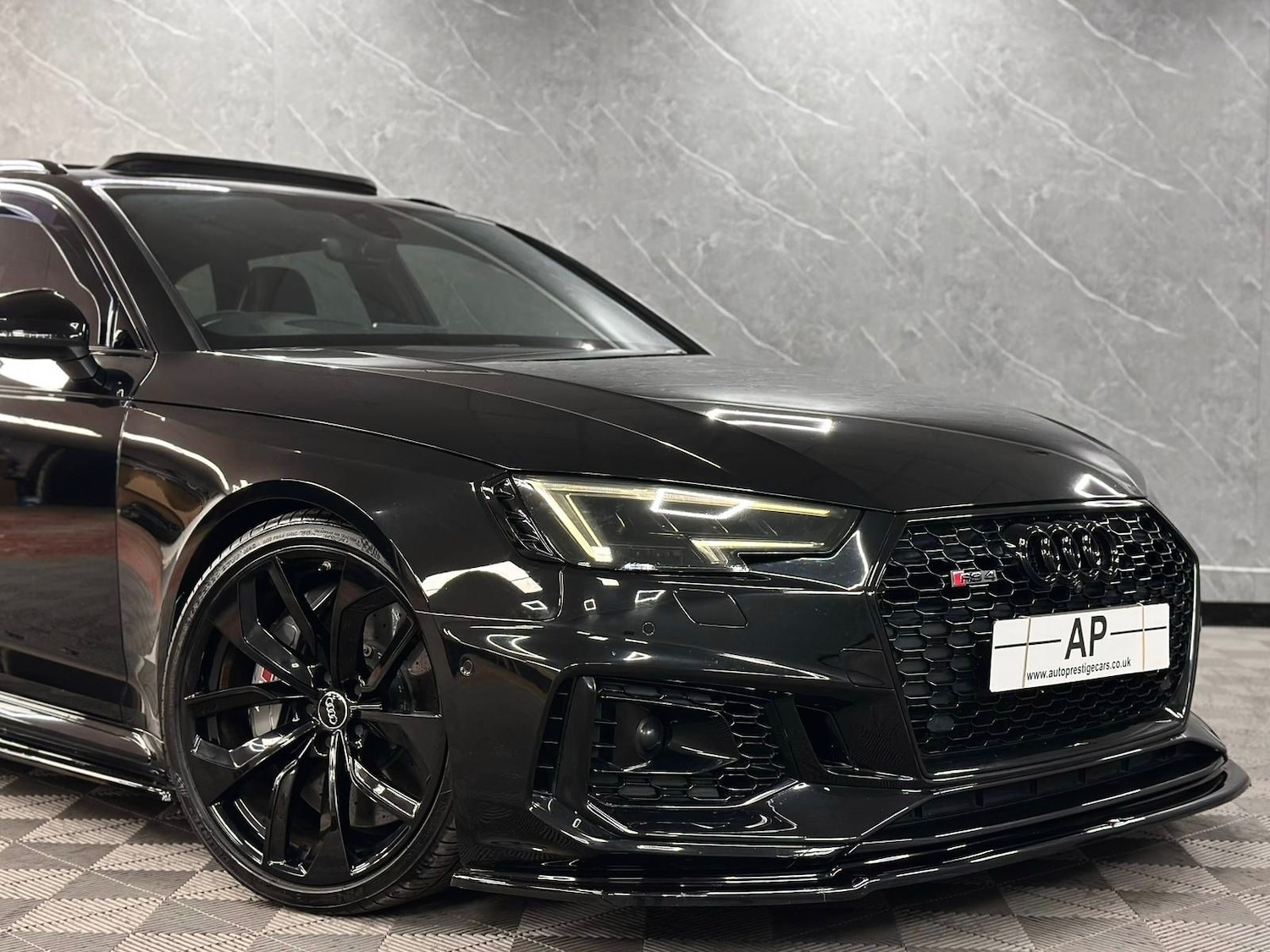 Used Audi RS4 2018 for sale - 76656476: Photo 40