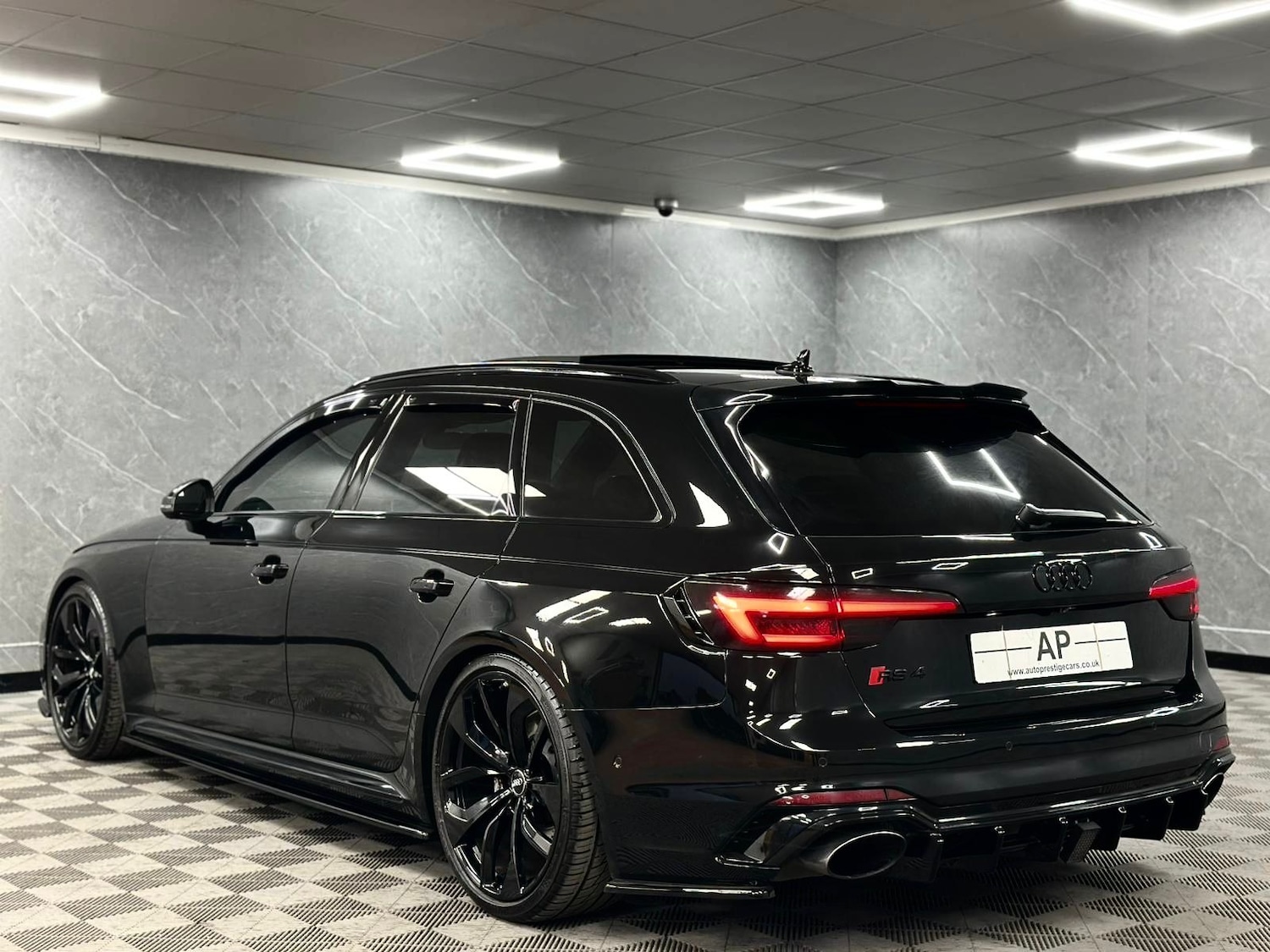 Used Audi RS4 2018 for sale - 76656476: Photo 42