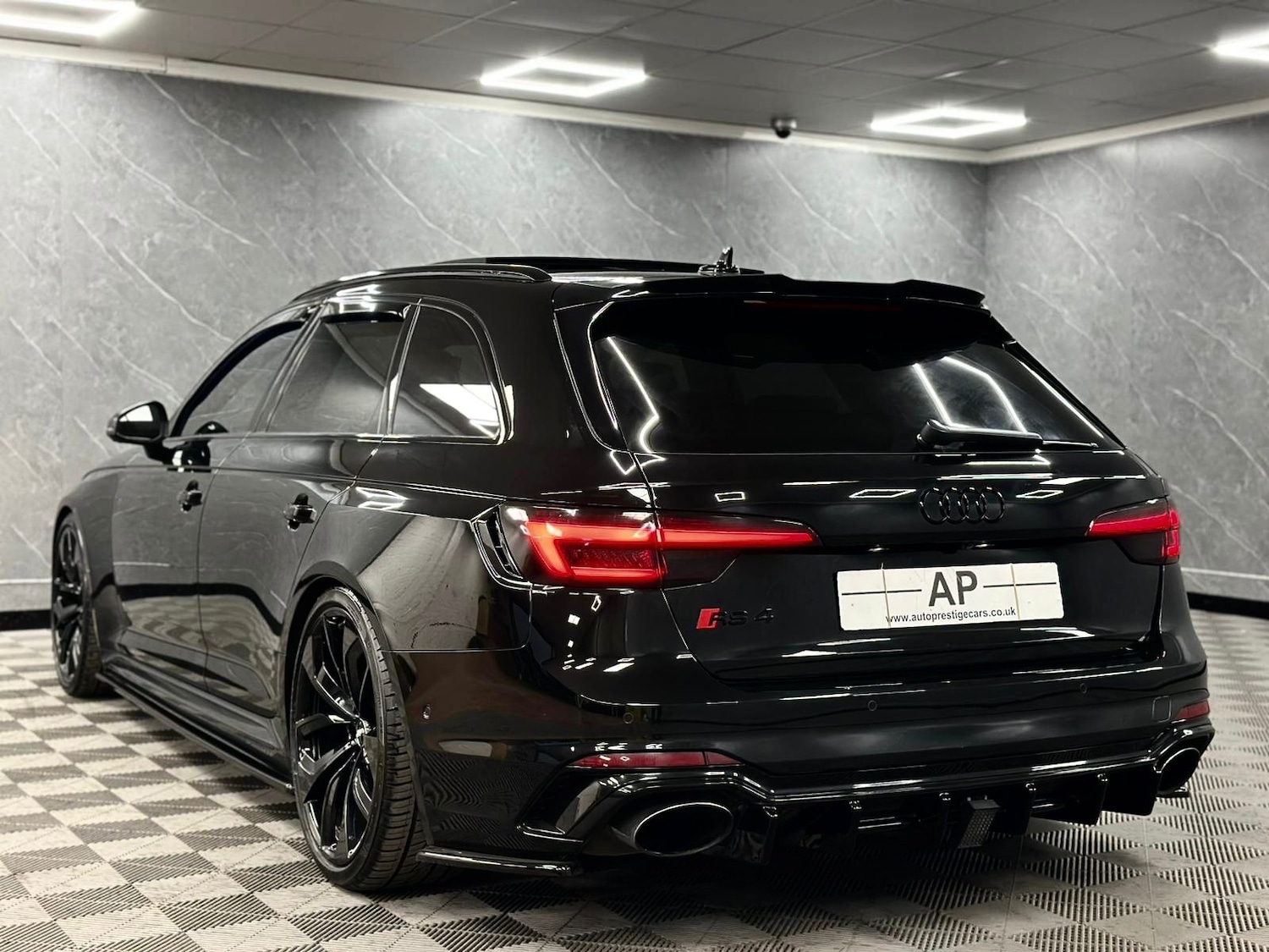 Used Audi RS4 2018 for sale - 76656476: Photo 53