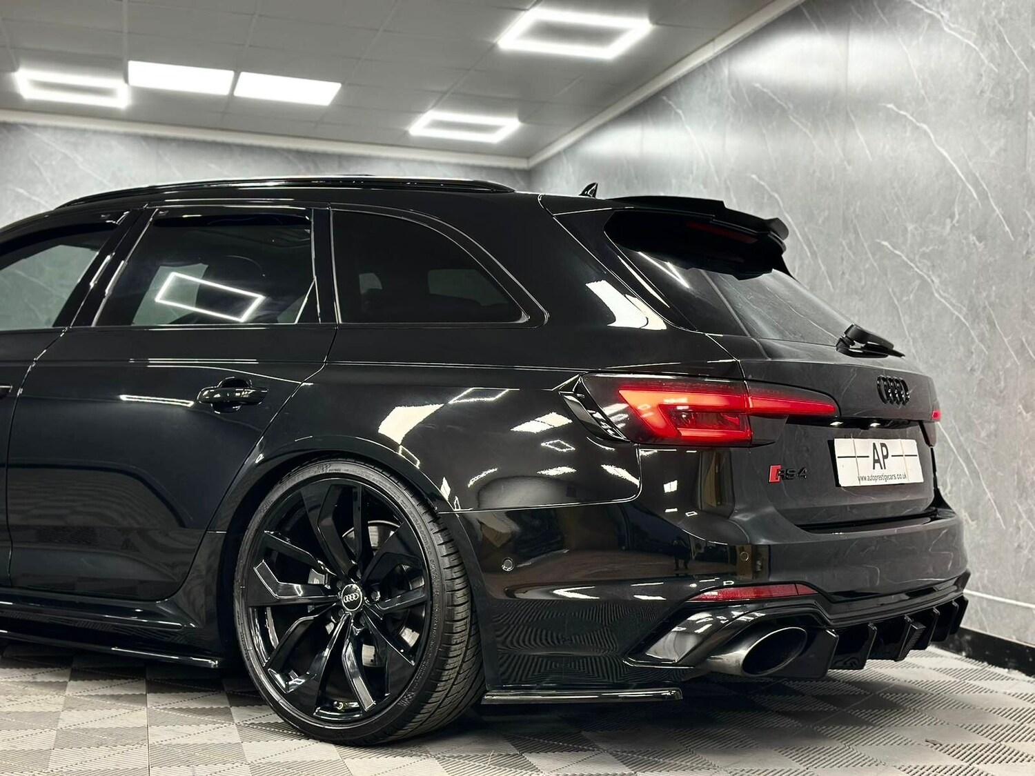 Used Audi RS4 2018 for sale - 76656476: Photo 57