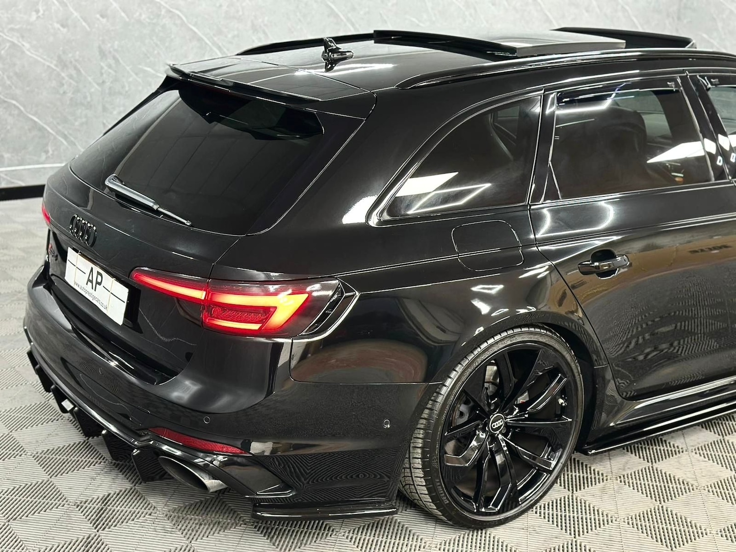 Used Audi RS4 2018 for sale - 76656476: Photo 61