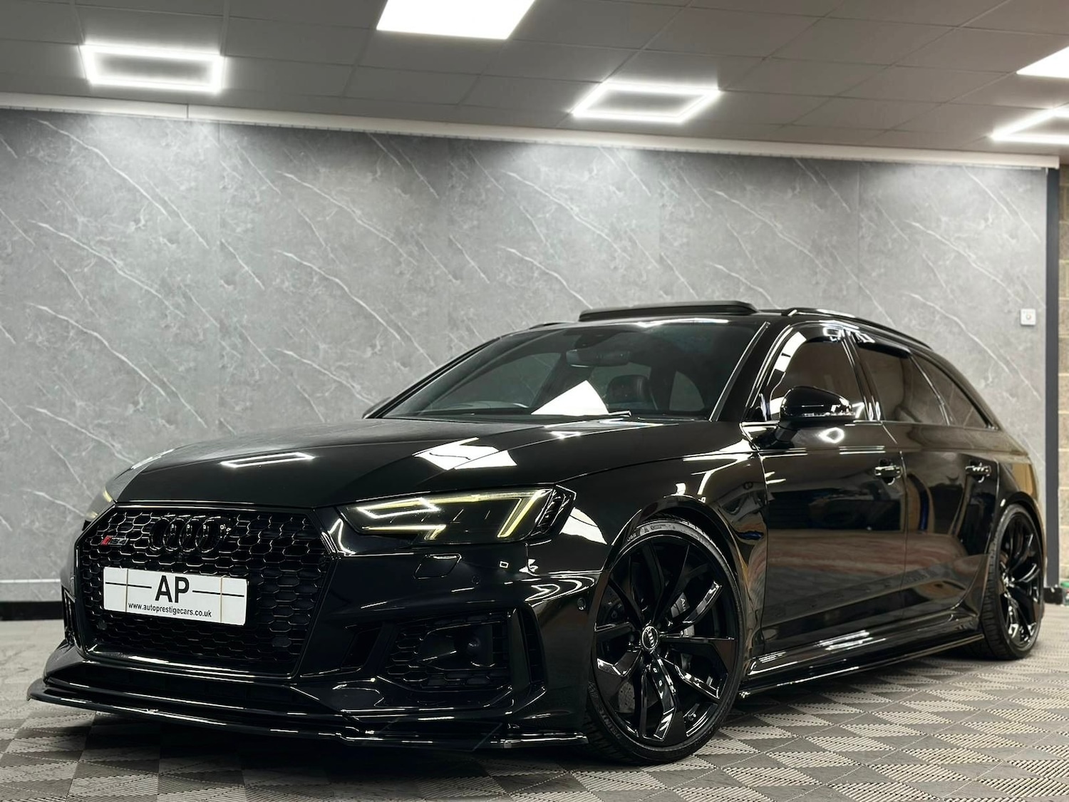 Used Audi RS4 2018 for sale - 76656476: Photo 67