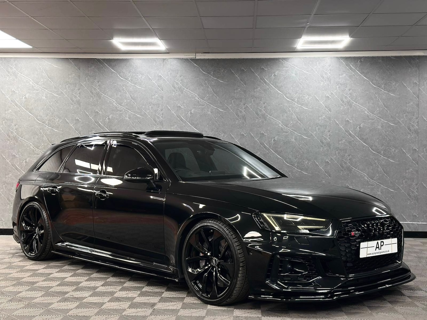 Used Audi RS4 2018 for sale - 76656476: Photo 69