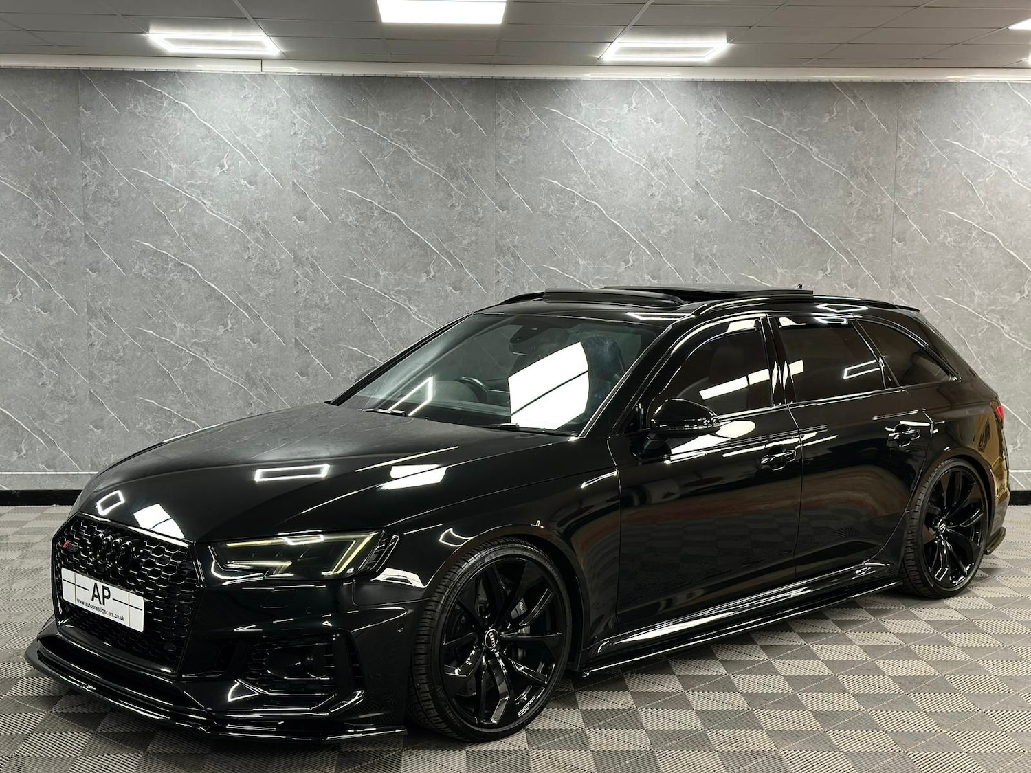 Used Audi RS4 2018 for sale - 76656476: Photo 75