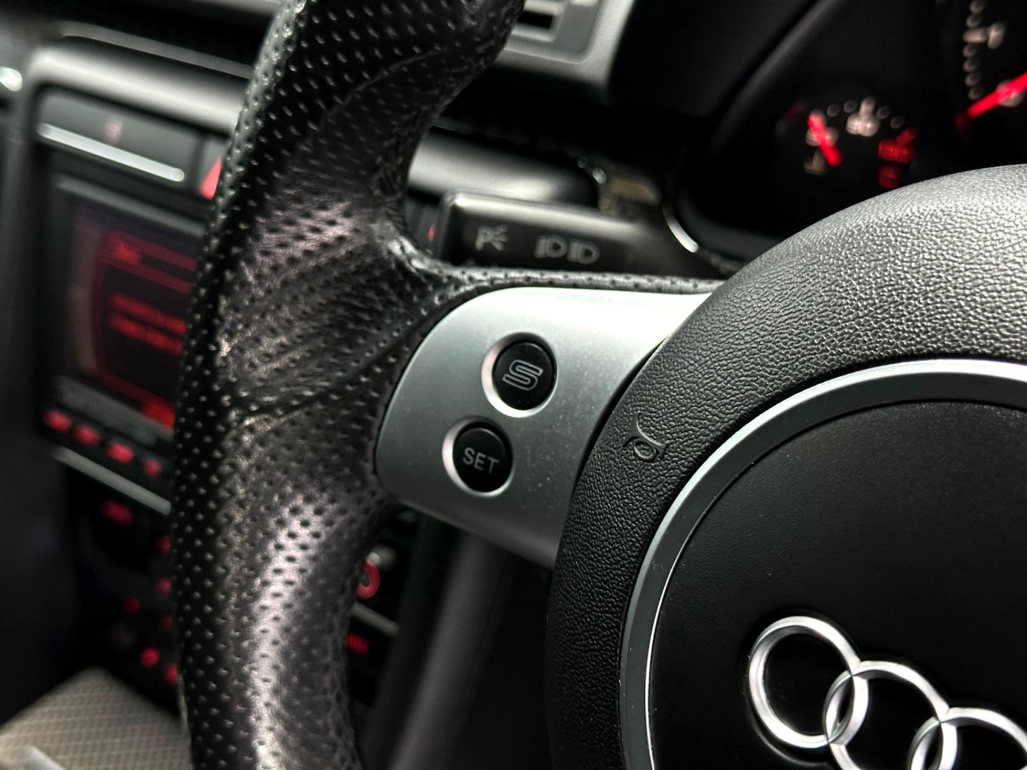 Used Audi RS4 2006 for sale - 76018271: Photo 9