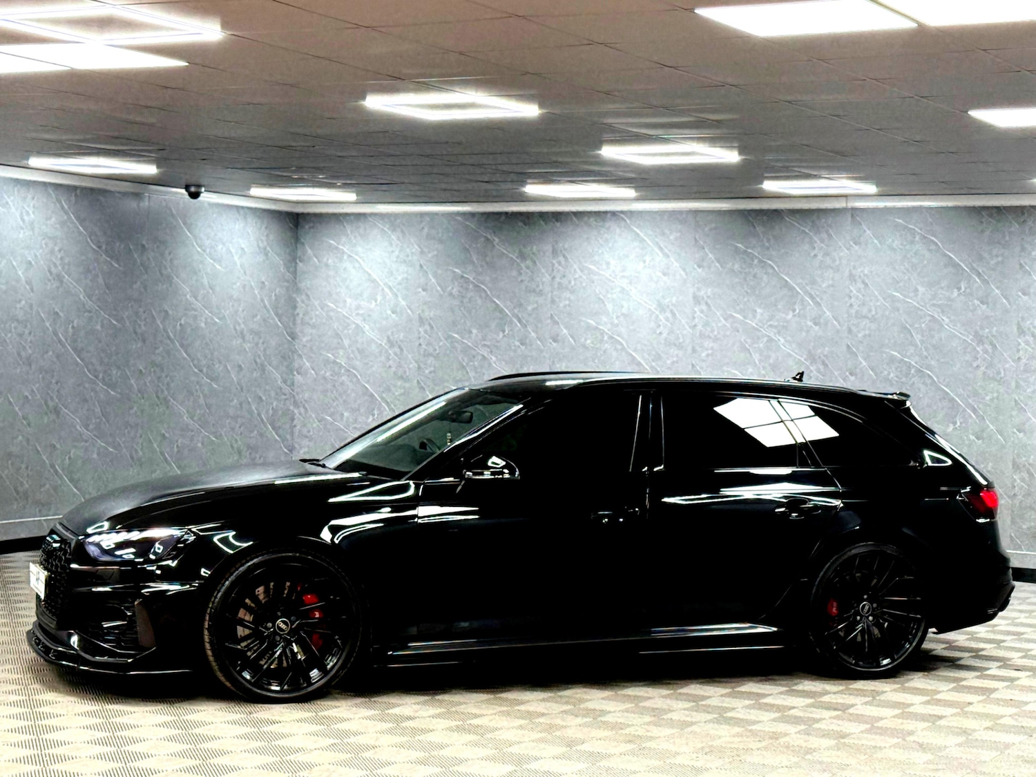 Used Audi RS4 Avant 2023 for sale - 77242008: Photo 17
