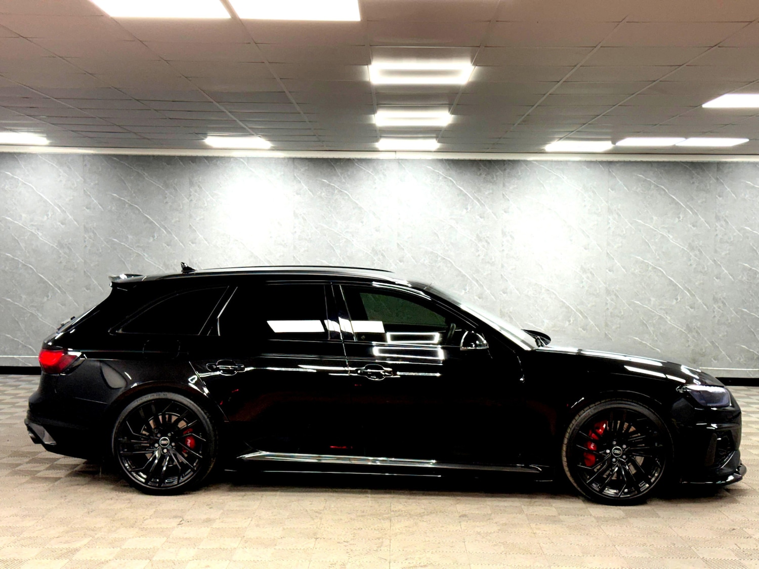 Used Audi RS4 Avant 2023 for sale - 77242008: Photo 27