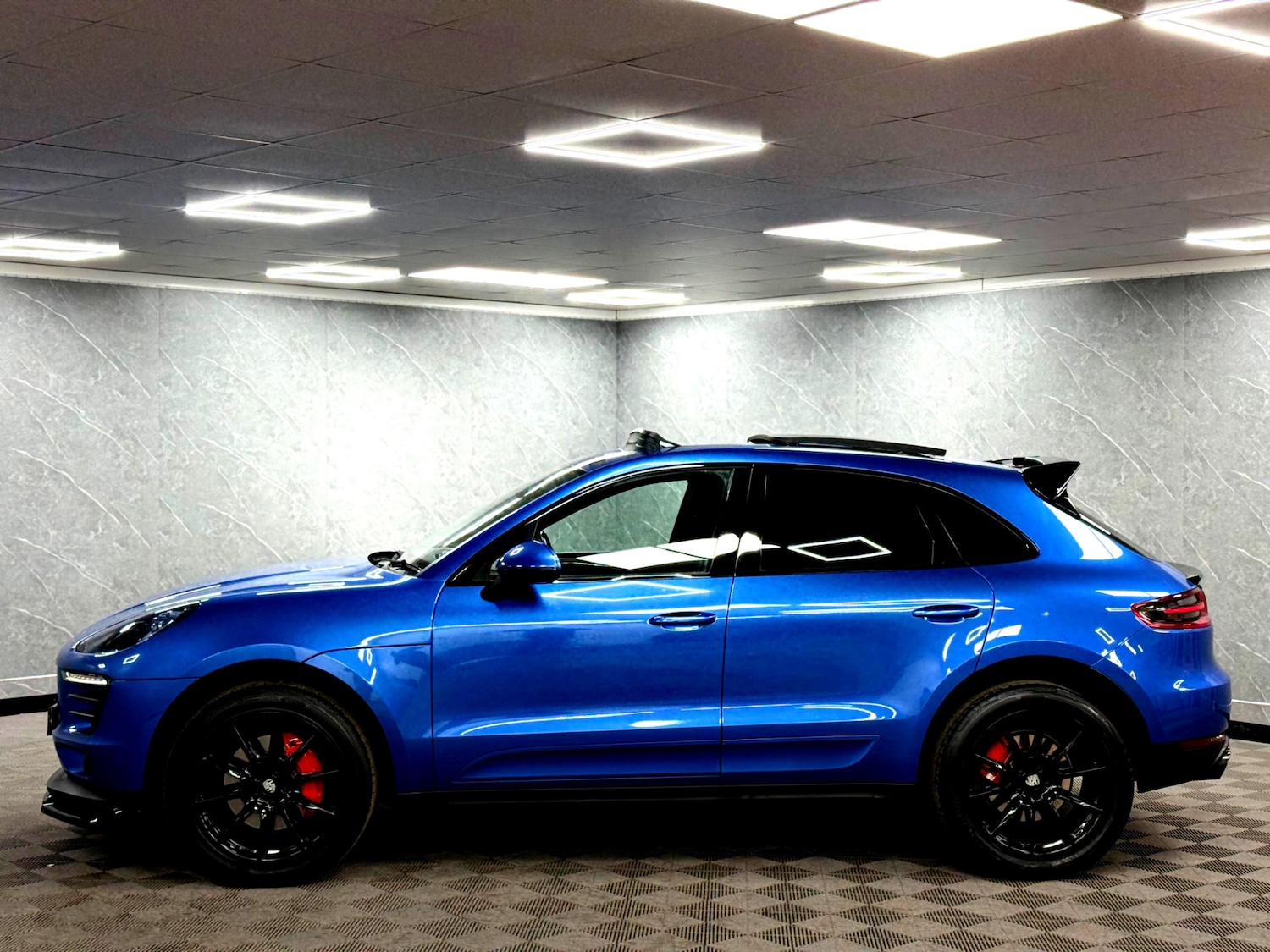 Used Porsche Macan 2017 for sale - 77242029: Photo 28