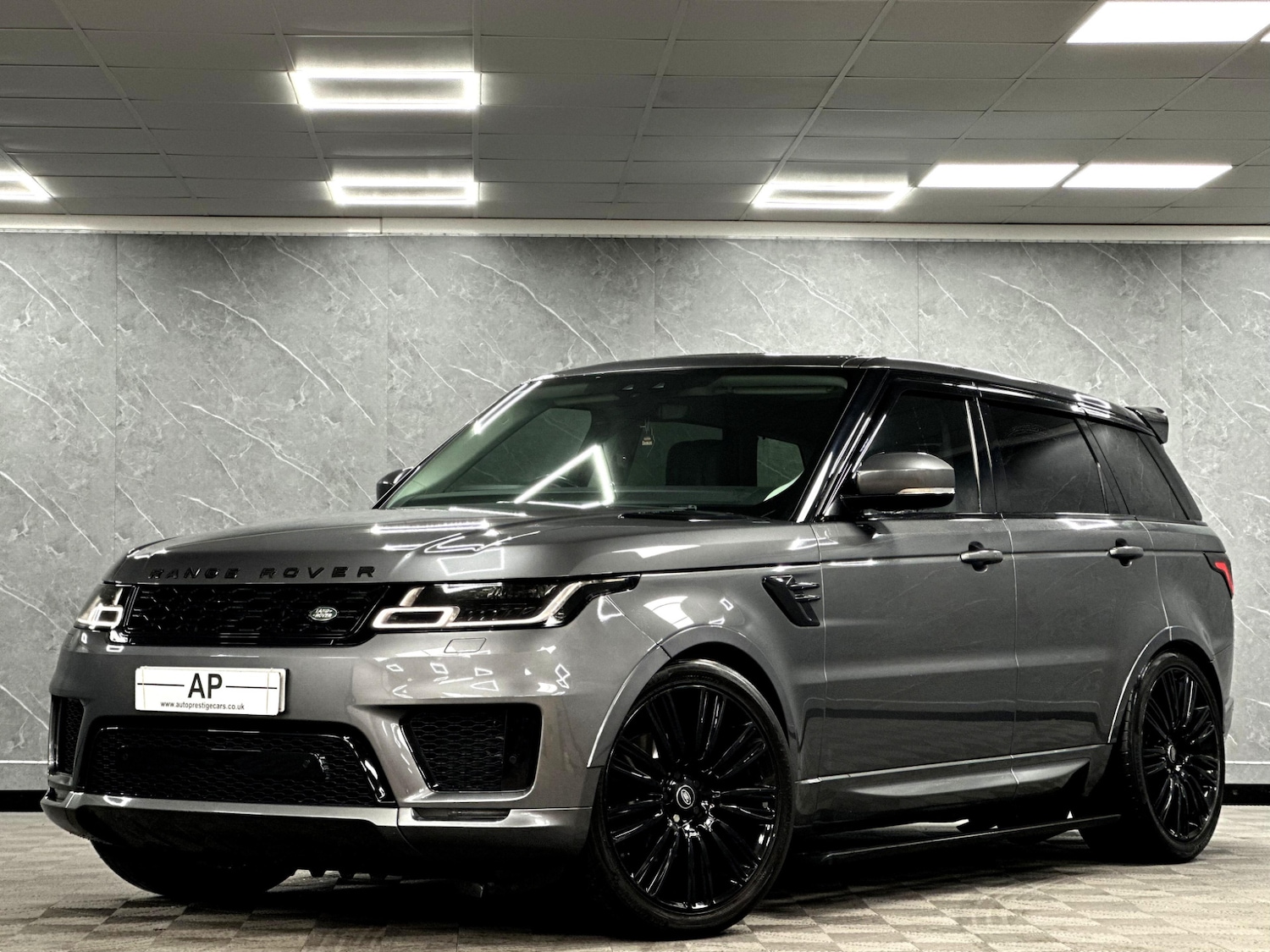Used Land Rover Range Rover Sport 2018 for sale - 76664582: Photo 1
