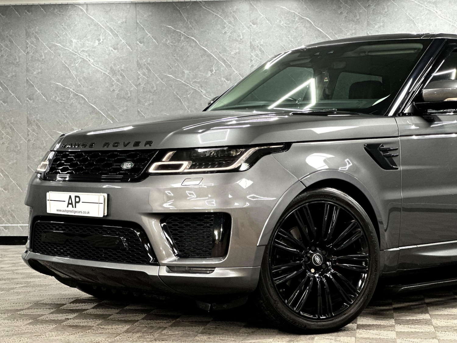 Used Land Rover Range Rover Sport 2018 for sale - 76664582: Photo 2