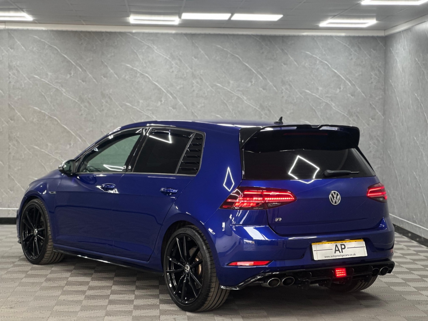 Used Volkswagen Golf 2018 for sale - 76179120: Photo 2