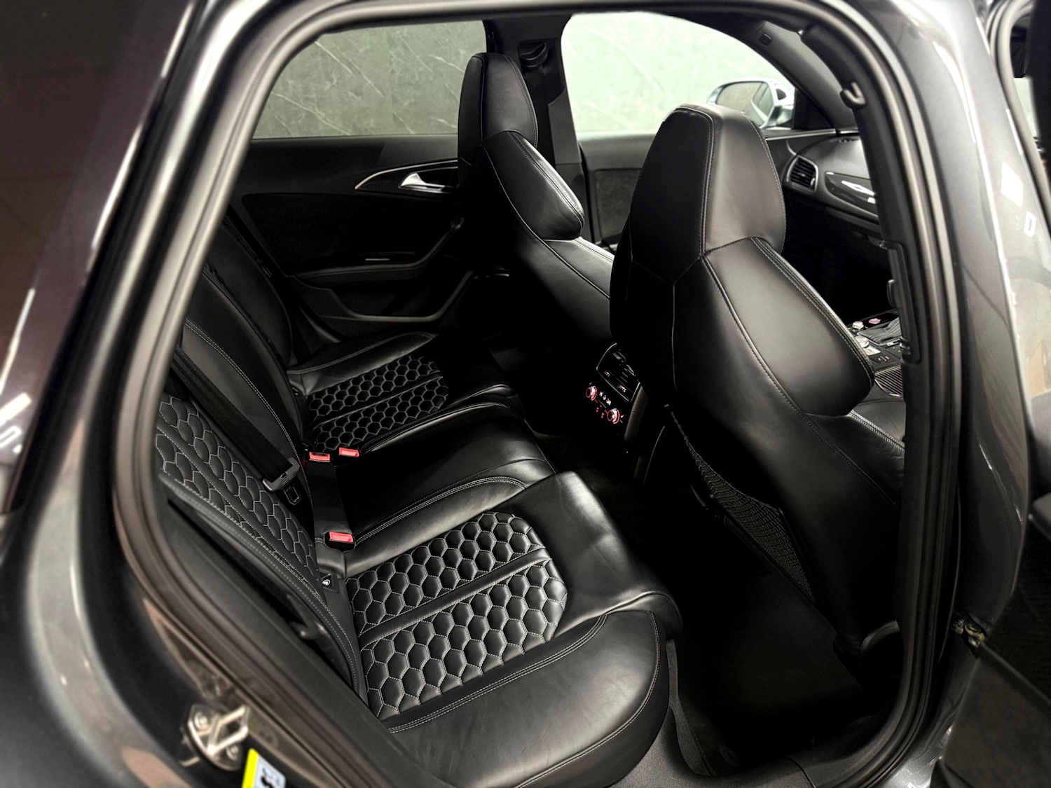 Used Audi RS6 2015 for sale - 76671726: Photo 17