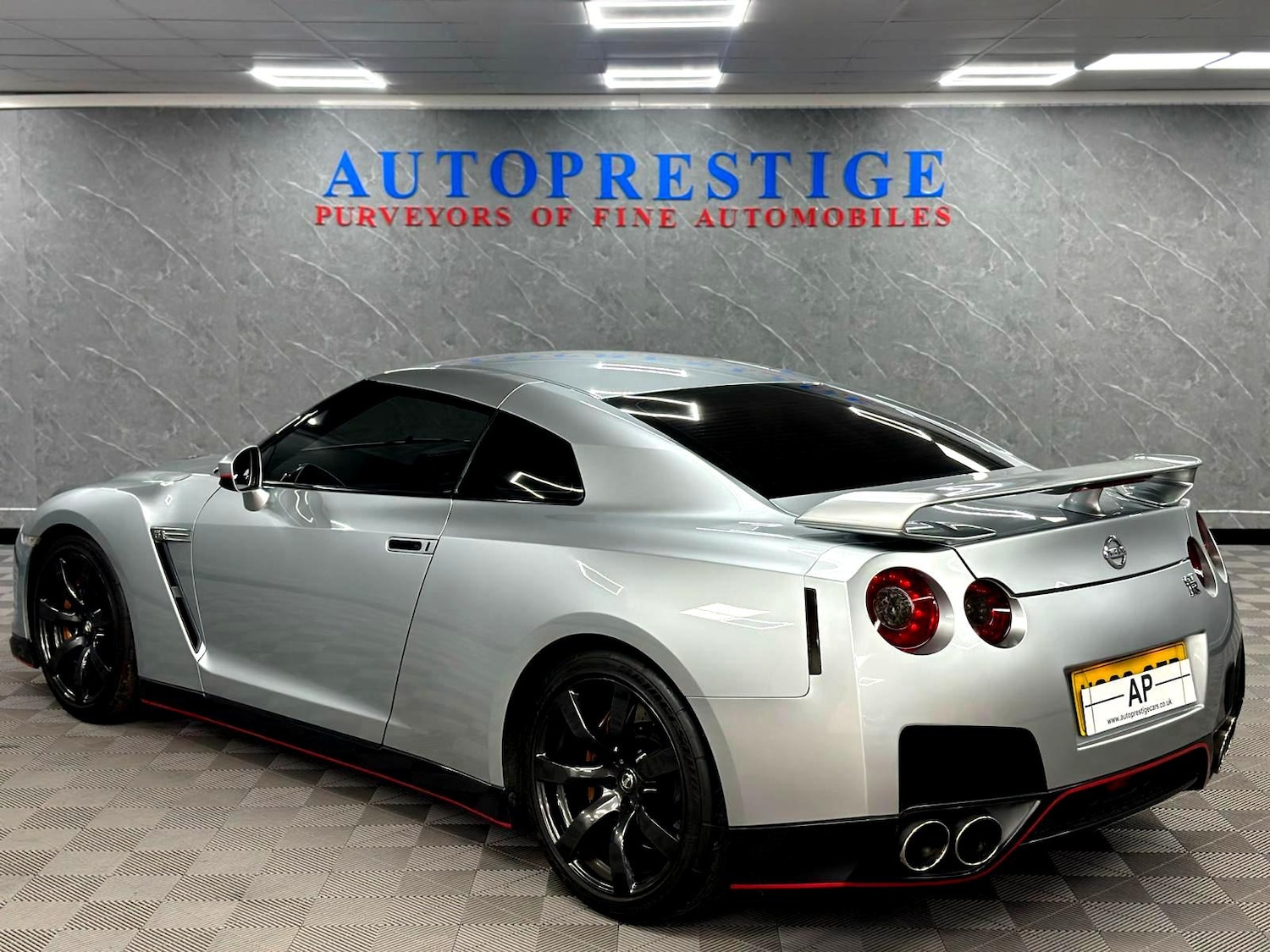 Used Nissan GT-R 2010 for sale - 77400381: Photo 10