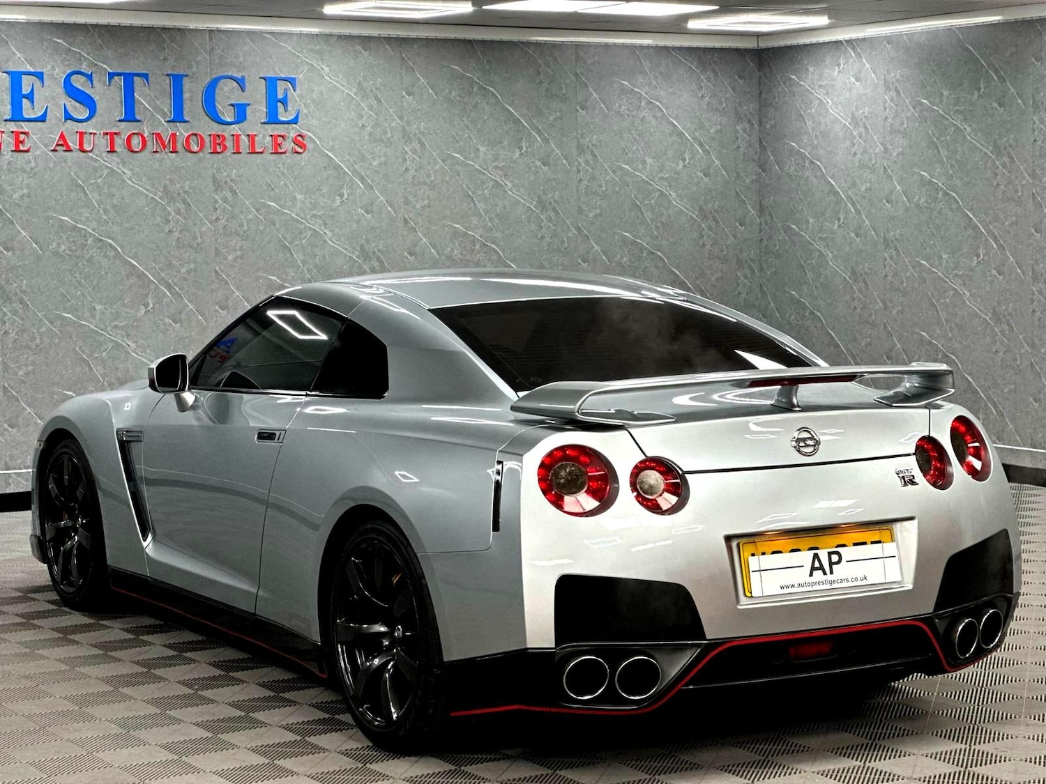 Used Nissan GT-R 2010 for sale - 77400381: Photo 12