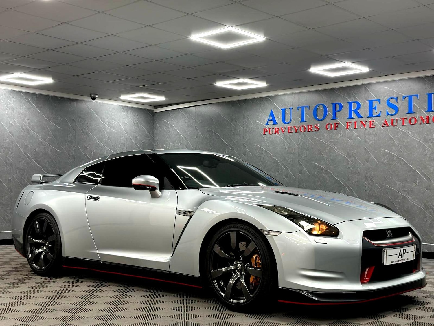 Used Nissan GT-R 2010 for sale - 77400381: Photo 15