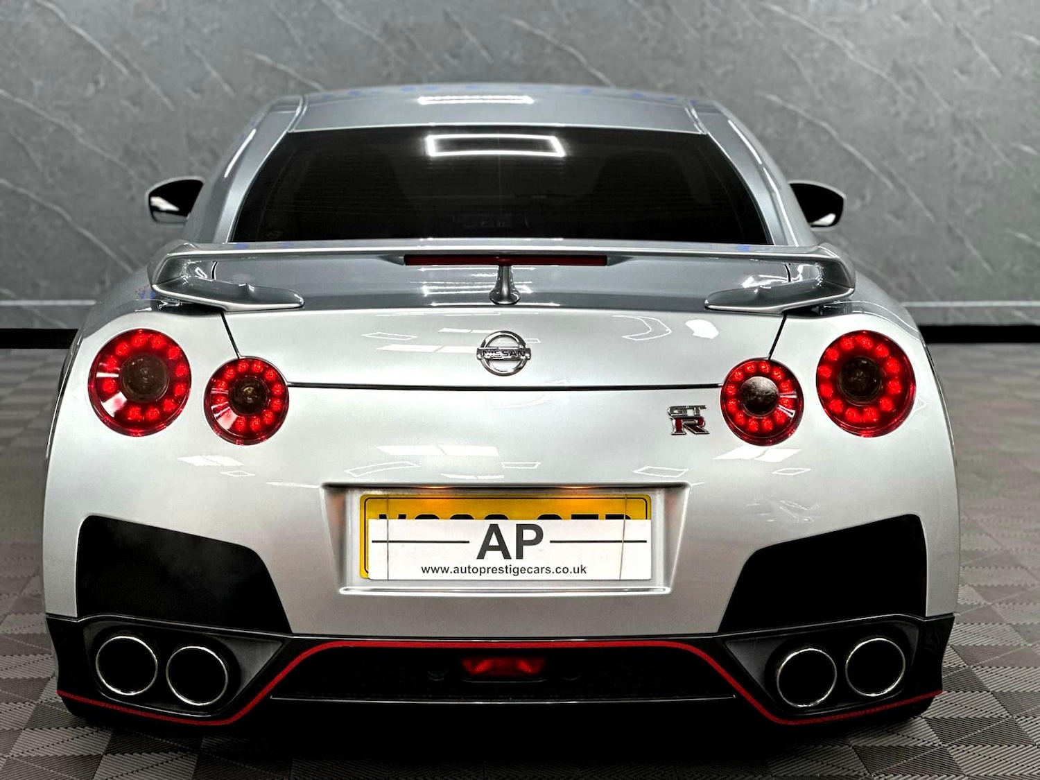 Used Nissan GT-R 2010 for sale - 77400381: Photo 3