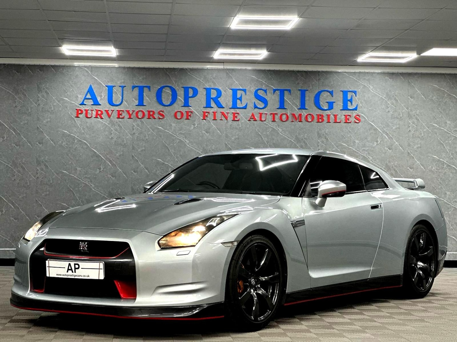 Used Nissan GT-R 2010 for sale - 77400381: Photo 6