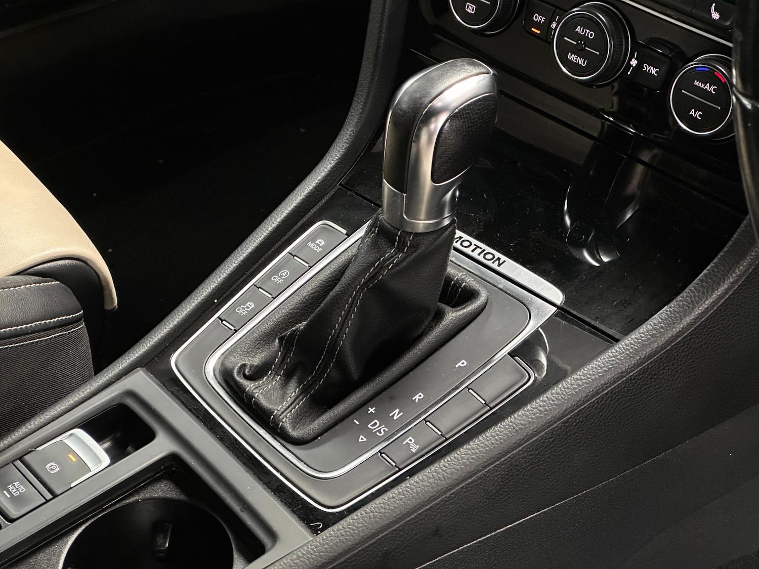 Used Volkswagen Golf 2015 for sale - 76893202: Photo 53