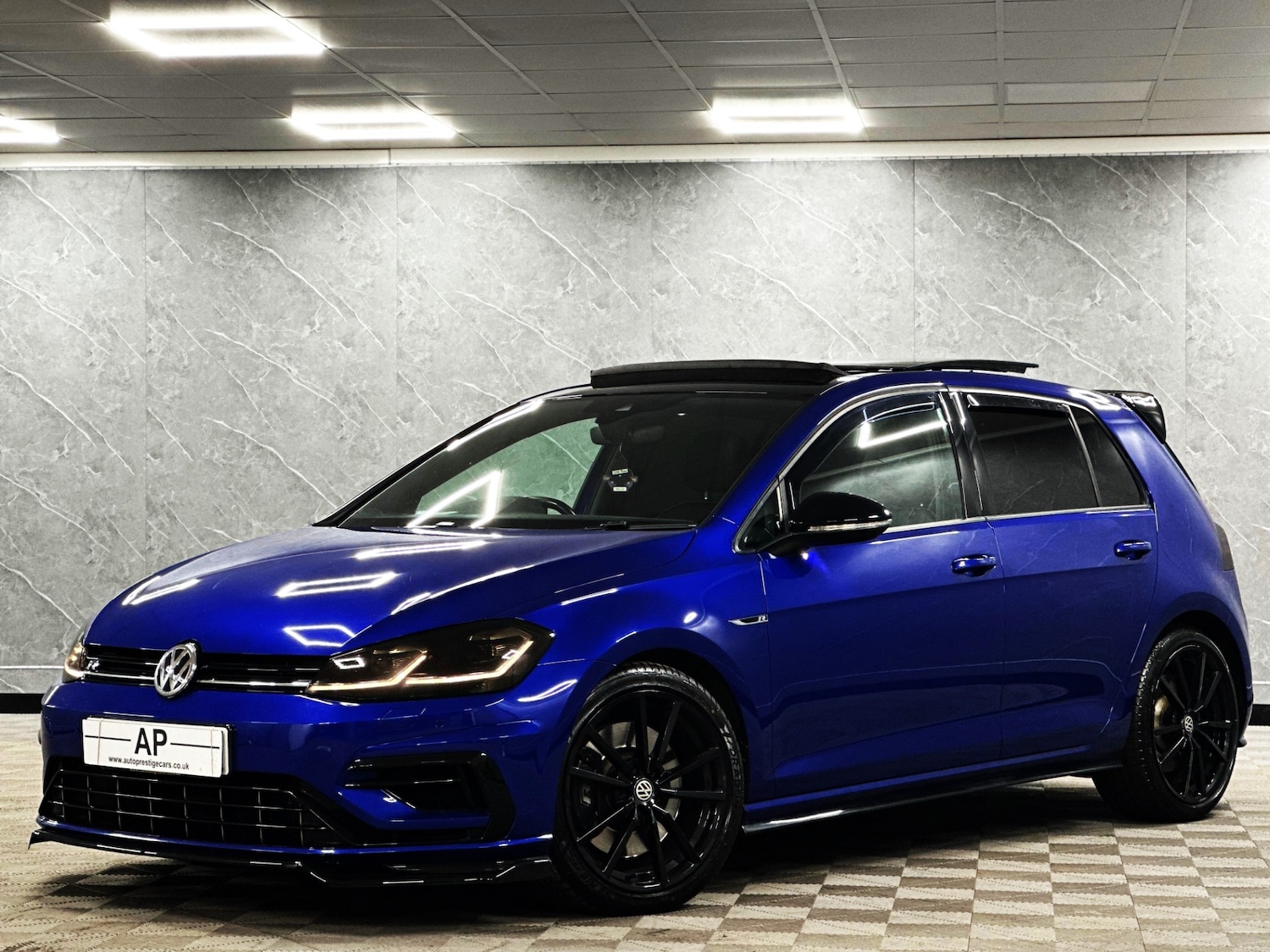 Used Volkswagen Golf 2018 for sale - 78085122: Photo 2