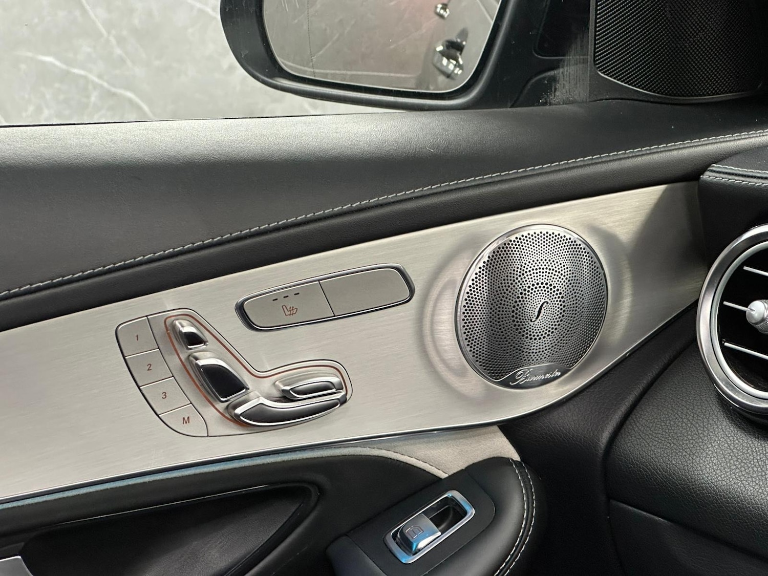 Used Mercedes-Benz GLC 2019 for sale - 76885247: Photo 15