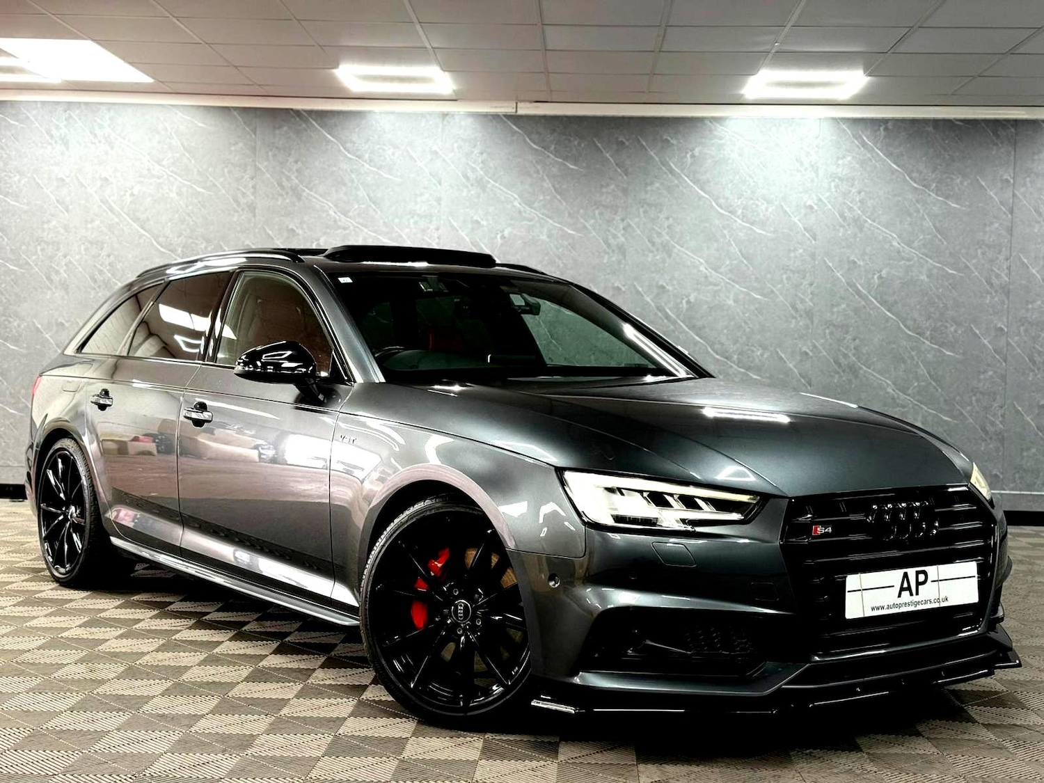 Used Audi S4 Avant 2016 for sale - 77611364: Photo 2