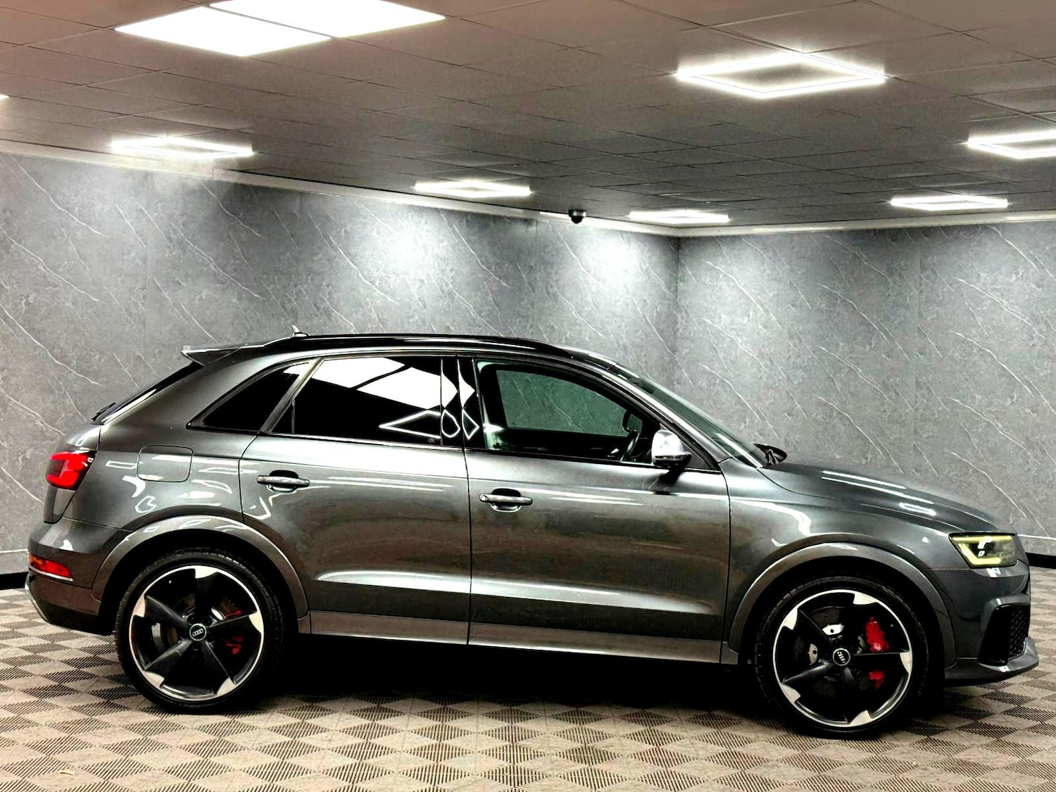 Used Audi RS Q3 2015 for sale - 77398903: Photo 25