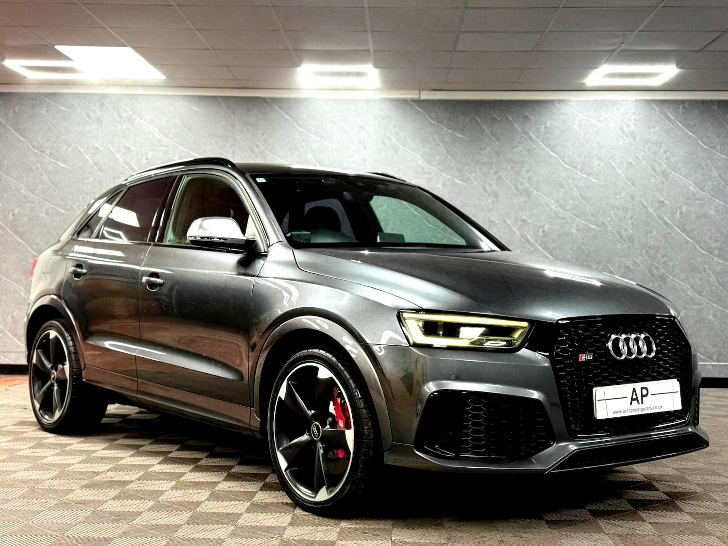 Used Audi RS Q3 2015 for sale - 77398903: Photo 3